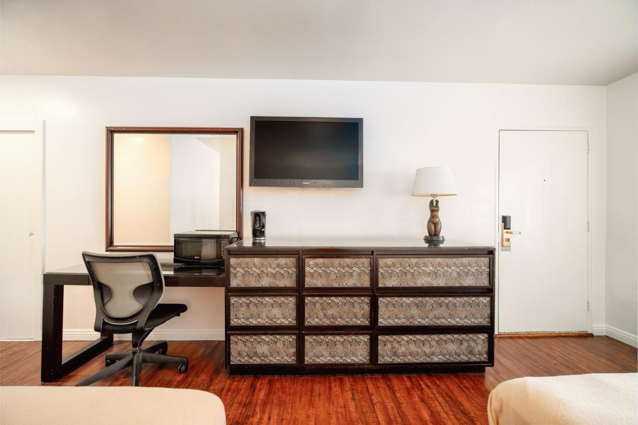 Hollywood Downtowner Inn Лос Анджелис Екстериор снимка