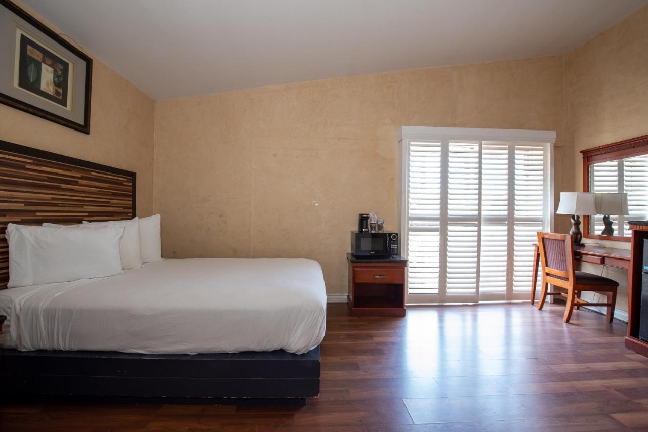 Hollywood Downtowner Inn Лос Анджелис Екстериор снимка