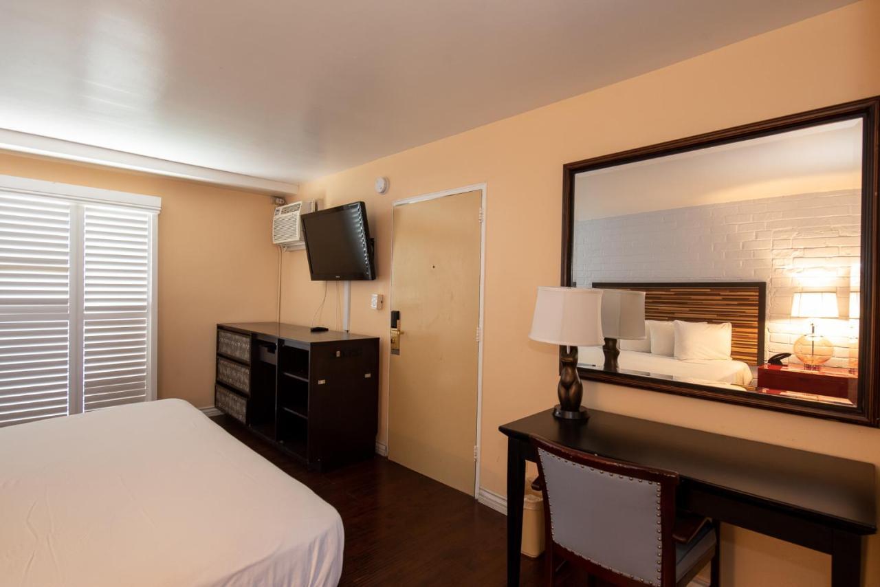 Hollywood Downtowner Inn Лос Анджелис Екстериор снимка
